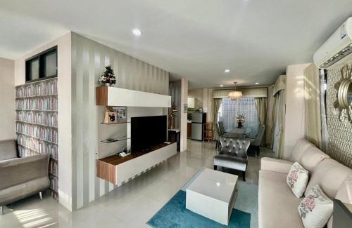 Kamphaeng Phet Apartment | Peters Villa