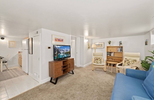 University Park House | Peterson Retreat Hot Tub, Bikes, Old Town
