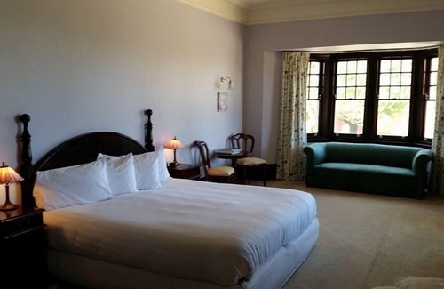 Armidale House | Petersons Armidale Winery & Guesthouse