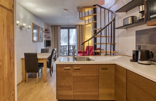 Chamonix City Centre Cottage | Petit Dru - an apartment that sleeps 4 guests next to the Aiguille du Midi
