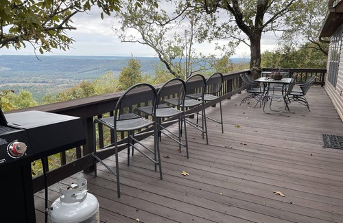 Morrilton House | Petit Jean Cliffhouse, Great View Petit Jean Mountain