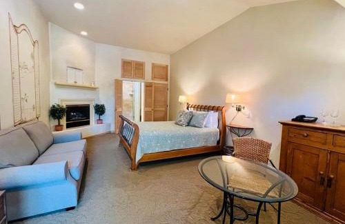 Yountville Hotel | Petit Logis Inn