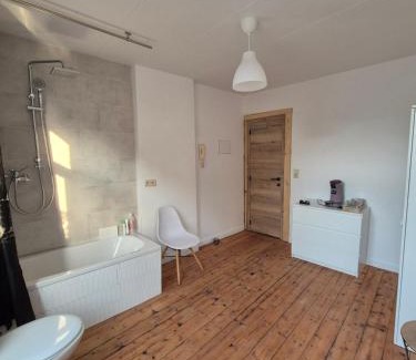 Chimay House | Petite chambre dans la rue du Château