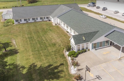 Red Bud Bed & Breakfast | Petite King Economy Room in the Heart of Red Bud!