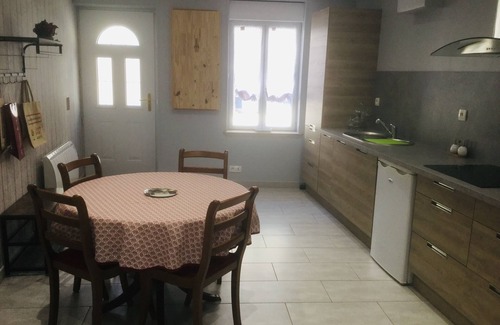 Ligny-le-Chatel House | Petite Maison Dans le Chablisien