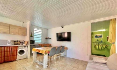 Saint-Pierre House | Petite maison de village