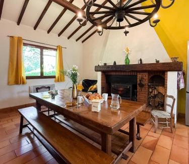 Rieux-de-Pelleport House | Petite maison dans grand parc