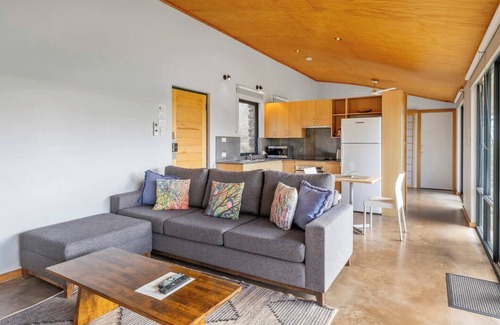 Yallingup House | Petra Olive 2 - One Bedroom House, Sleeps 2