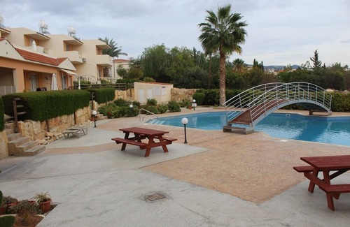 Peyia Town Apartment | Peyia Paradise 2 Bedroom Apartment in a lovely quiet neighborhood