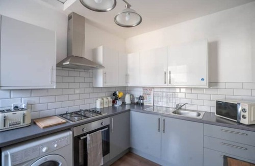 Grangetown Apartment | Phénix Central - Huge 3 Bed, Super Equipped Apt.