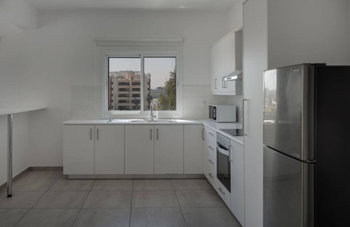 Larnaca Apartment | Phaedrus Living: City View Flat Harbour 04