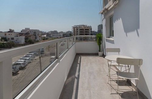 Larnaca Apartment | Phaedrus Living: City View Flat Harbour 04