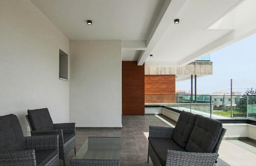 Agios Athanasios Apartment | Phaedrus Living: City View Anna Residence 101