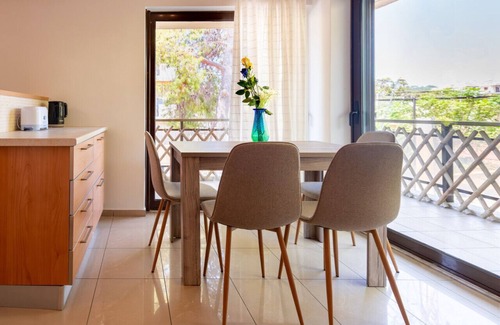 Moschato-Tavros Apartment | Phaedrus Living: Moschato City Flat