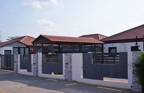 Jwaneng Bed & Breakfast | Phakela Cottages