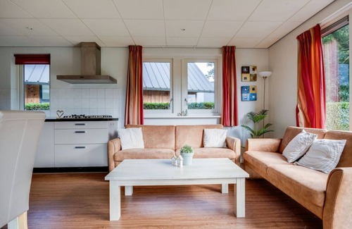 Zwiggelte House | Pheasant I Beautiful Quiet Holiday Home with Garden