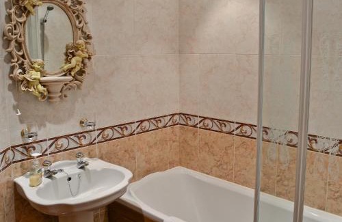 Dereham House | Pheasant Roost