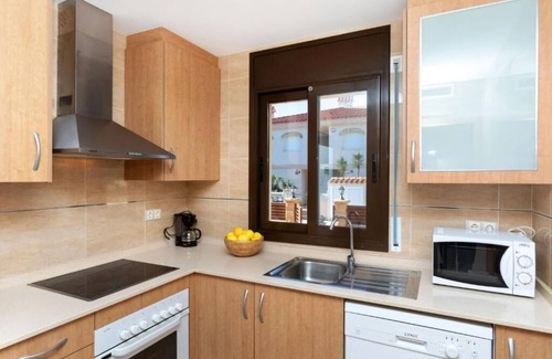 Miami Platja Villa | PHENOMENAL VILLA IN MIAMI-BEACH (Costa Dorada) PRIVATE POOL, 12 people