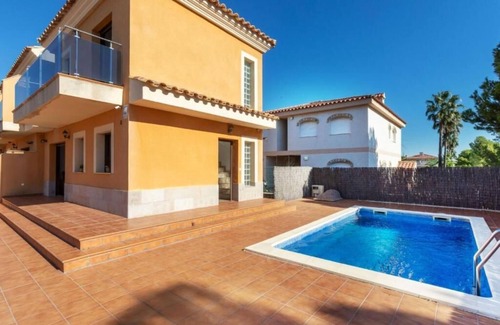 Miami Platja Villa | PHENOMENAL VILLA IN MIAMI-BEACH (Costa Dorada) PRIVATE POOL, 12 people
