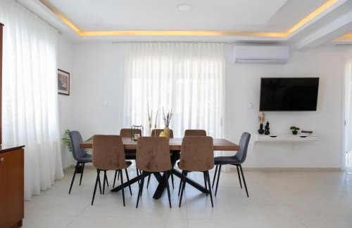 Sea Caves Villa | Philandrea Villa - Sea Caves
