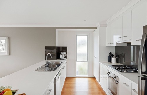 Surf Beach House | Phillip Island - Outdoor Spa, Sauna, Cinema Room, Billiards, Bay Views