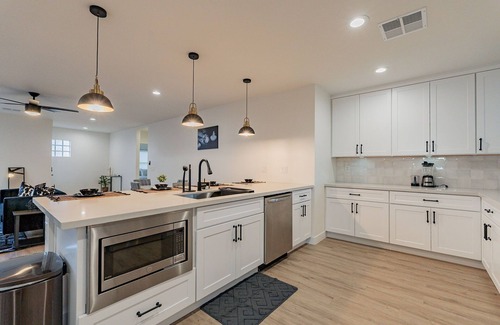 Downtown Phoenix House | Phoenix Haven: Chic City Living in Tranquility