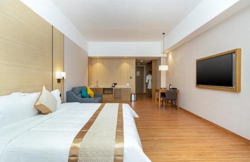 Dongguan Hotel | Phoenix Hill Hotel Dongguan - Golf Course Shop