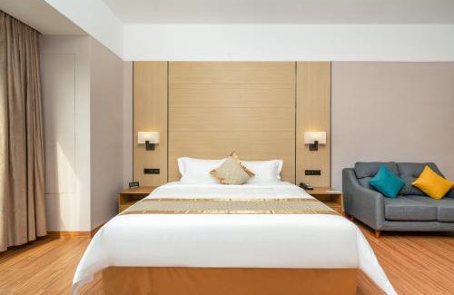 Dongguan Hotel | Phoenix Hill Hotel Dongguan - Golf Course Shop
