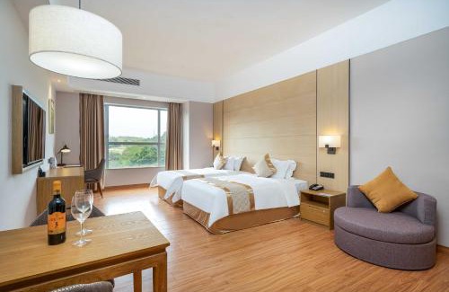Dongguan Hotel | Phoenix Hill Hotel Dongguan - Golf Course Shop