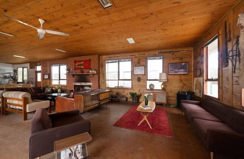 Ballan Cabin | Phoenix Park Ballan - Group Accomodation, Festival venue, Retreat