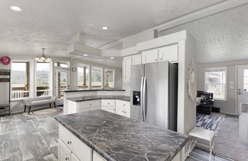 Carbondale House | Piñon Hollow | Retreat w/Hot Tub & Mtn Views