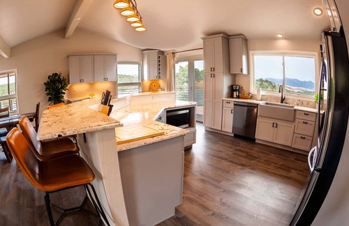 Canon City House | Piñon House - 5-bedroom home - Royal Gorge Cabins