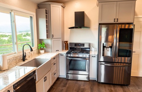 Canon City House | Piñon House - 5-bedroom home - Royal Gorge Cabins