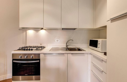 Rome City Centre House | Piazza Venezia Apartment 2Bd 2Bt AC WiFi