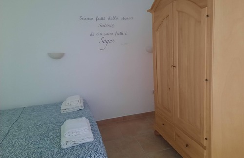 Torre Castiglione Apartment | Piccolo appartamento in villa a 5 min dal mare