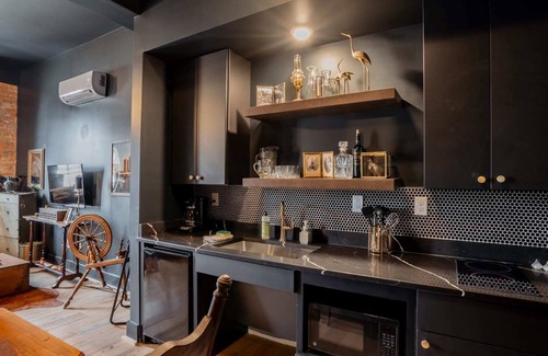 Covington Apartment | Pickle Factory Eight Unforgettable Rooms Sleeps 16