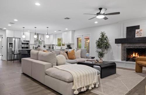 Avant House | Pickle & Putt Retreat Pool Pickleball Putt Grn