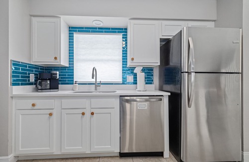 Town N County Park House | Pickleball Paradise - Heated Pool-Hot Tub-Game Room