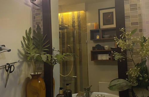 Metro Luzon Urban Beltway Condo | Pico De Loro beach, Miranda B Condotel Rental with Wifi