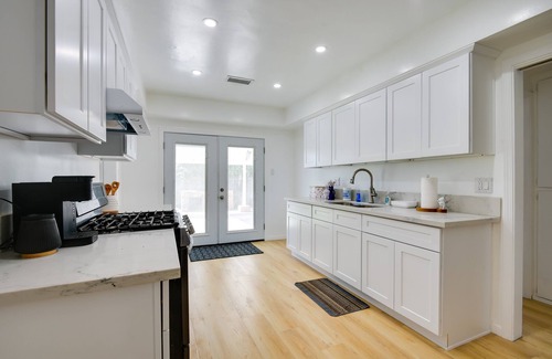 El Rancho House | Pico Rivera Home w/Patio ~ 20 Mi to Disney!