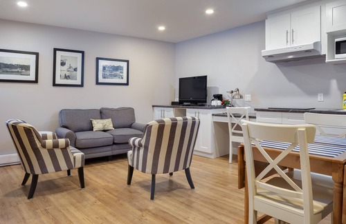 Prince Edward Hotel | Picton Harbour Inn