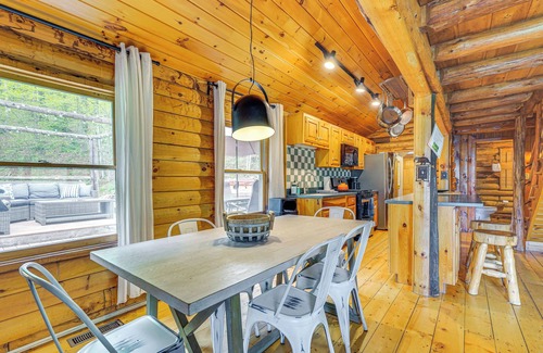 Bridgewater Corners Cabin | Picture-Perfect Vermont Mtn Cabin w/Hot Tub!