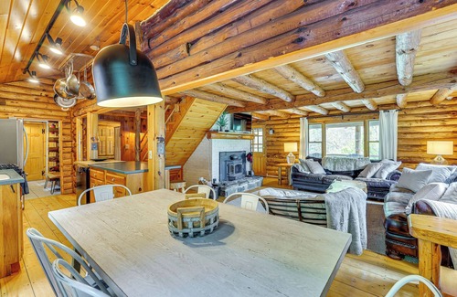 Bridgewater Corners Cabin | Picture-Perfect Vermont Mtn Cabin w/Hot Tub!