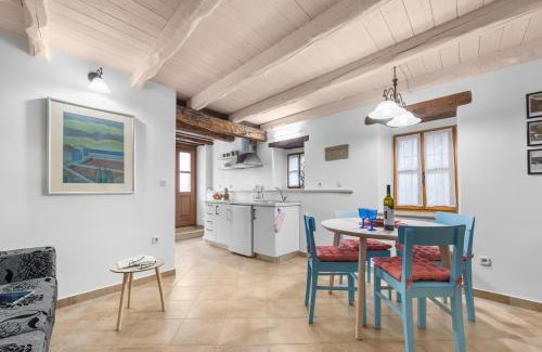 Pican Apartment | Picturesque apartment San Rocco 1