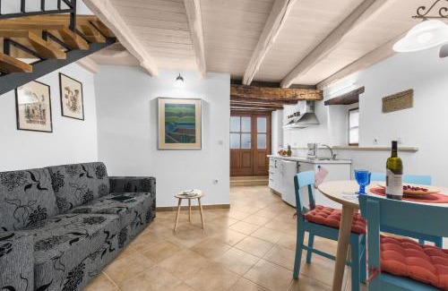 Pican Apartment | Picturesque apartment San Rocco 1