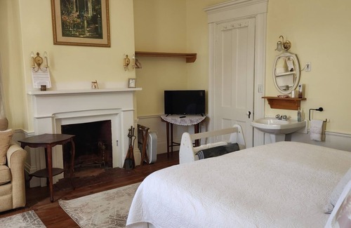 Limerick Bed & Breakfast | Picturesque bed and breakfast, nestled in the foothills of the white mountains.