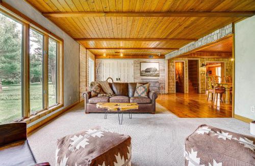 Lake Elmo House | Picturesque Lake Elmo Cottage with Fire Pits!