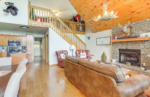 Murphy Cabin | Picturesque Murphy Cabin w/Fire Pit & Views!