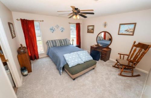 Conway Apartment | Picturesque Pet-Friendly Haven
