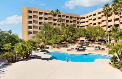 Tucson House | Picturesque Retreat: Serene Views | Romantic Couple Stay | Pool